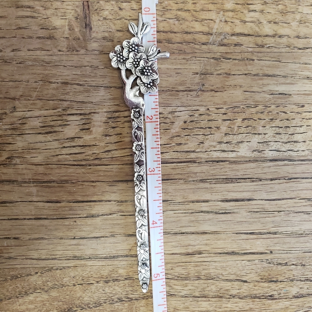 Silver Cherry Blossom Floral Hair Stick Accessory Bodkin Kanzashi Binyeo - Picture 12 of 13